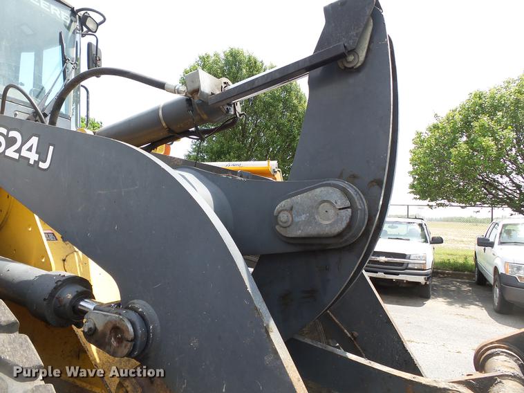 image for item DB7142 2004 John Deere 624J wheel loader