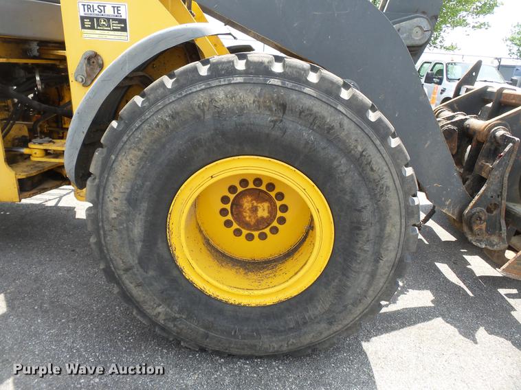 image for item DB7142 2004 John Deere 624J wheel loader