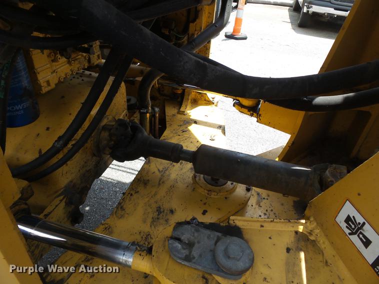 image for item DB7142 2004 John Deere 624J wheel loader