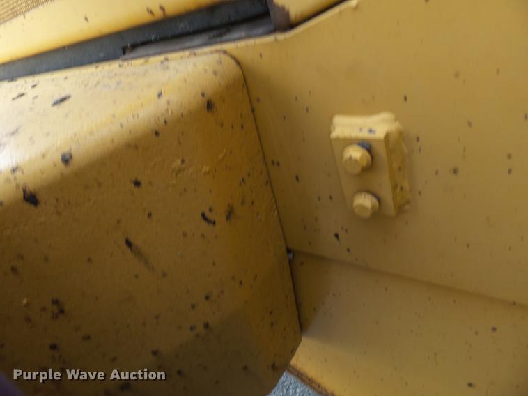 image for item DB7142 2004 John Deere 624J wheel loader