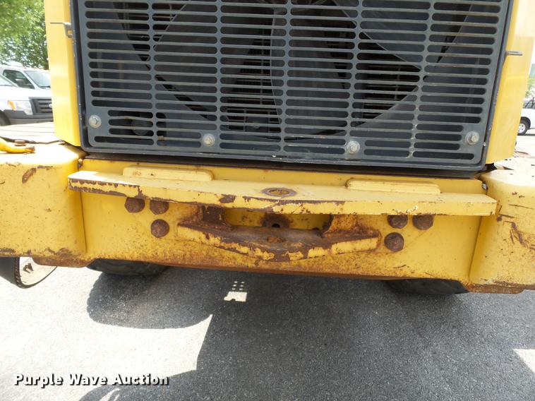 image for item DB7142 2004 John Deere 624J wheel loader