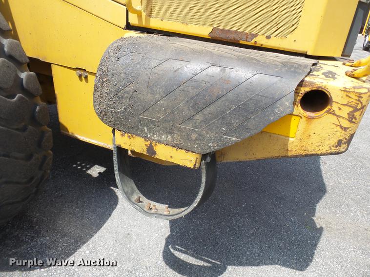 image for item DB7142 2004 John Deere 624J wheel loader