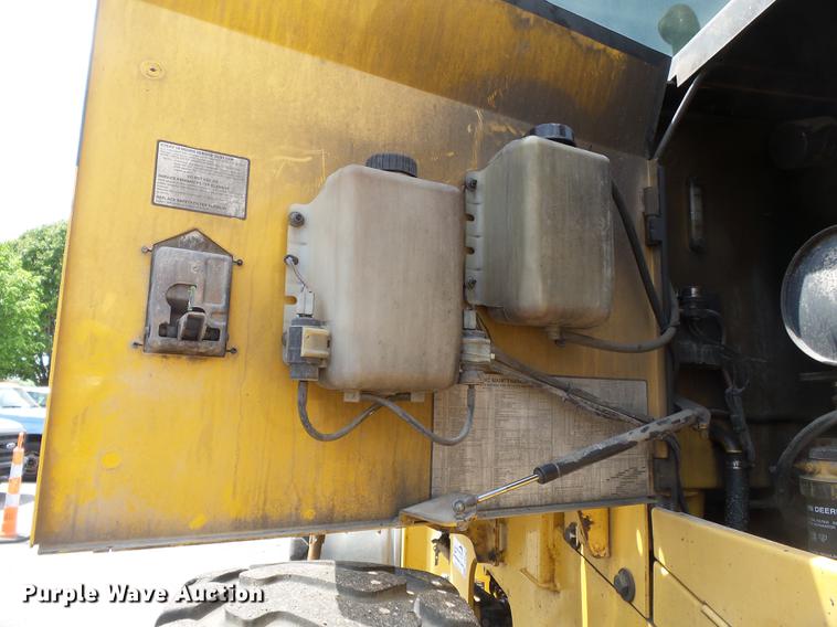 image for item DB7142 2004 John Deere 624J wheel loader