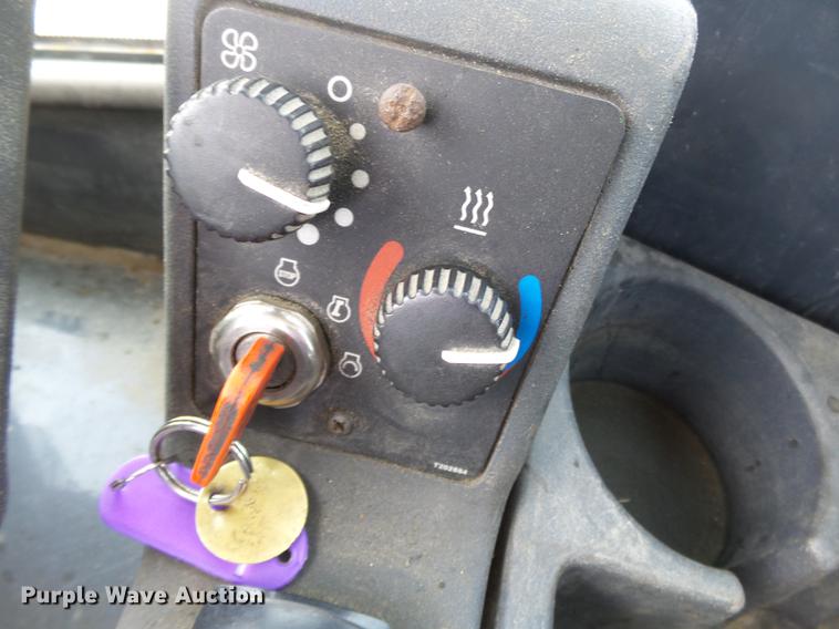 image for item DB7142 2004 John Deere 624J wheel loader