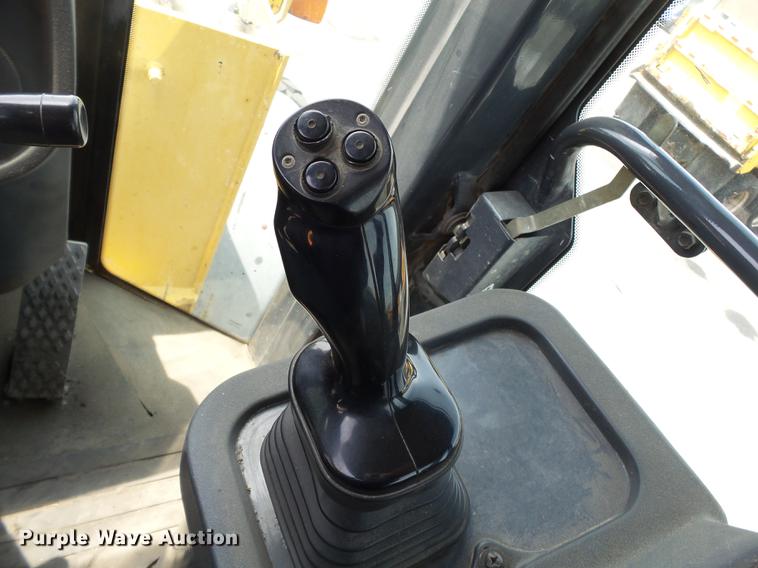 image for item DB7142 2004 John Deere 624J wheel loader