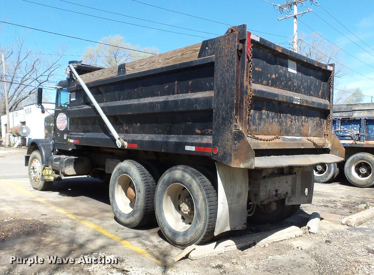image for item DB7171 1987 Freightliner FLC dump truck