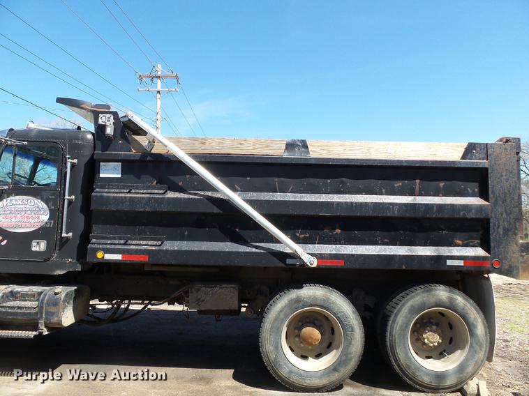 image for item DB7171 1987 Freightliner FLC dump truck