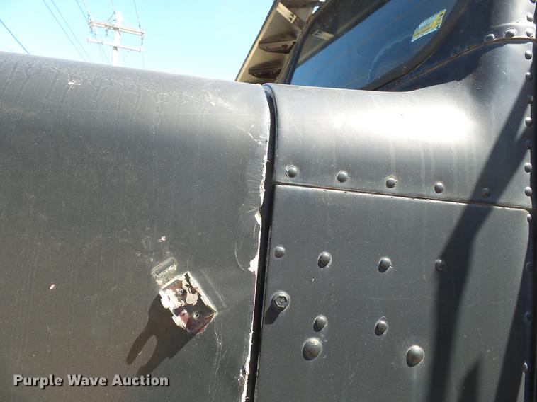 image for item DB7171 1987 Freightliner FLC dump truck