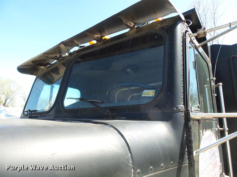 image for item DB7171 1987 Freightliner FLC dump truck