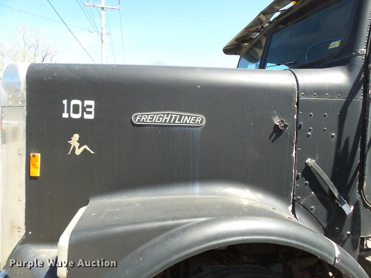 image for item DB7171 1987 Freightliner FLC dump truck