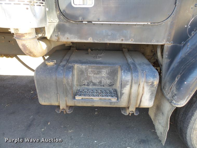 image for item DB7171 1987 Freightliner FLC dump truck