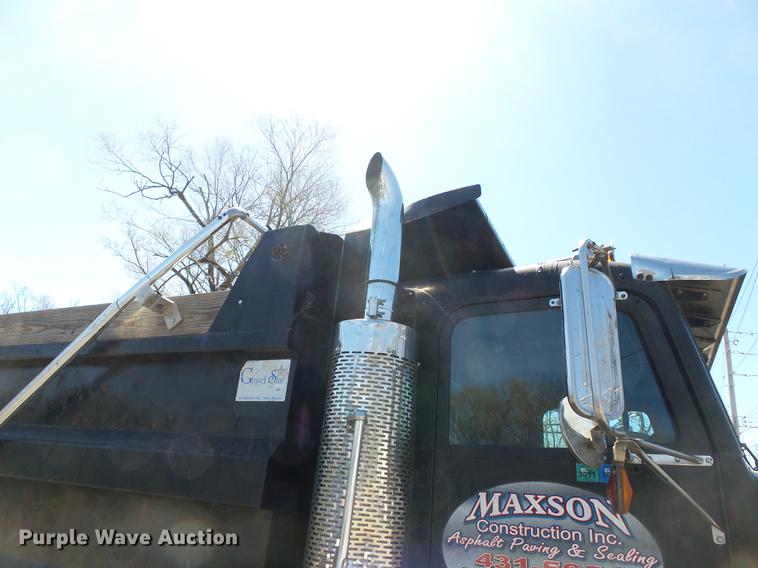 image for item DB7171 1987 Freightliner FLC dump truck