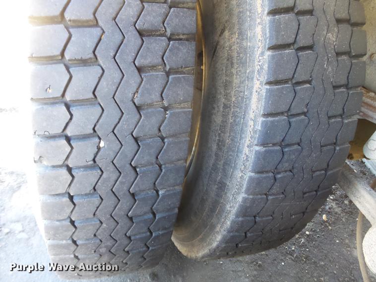 image for item DB7171 1987 Freightliner FLC dump truck