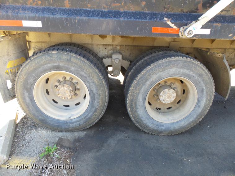 image for item DB7171 1987 Freightliner FLC dump truck