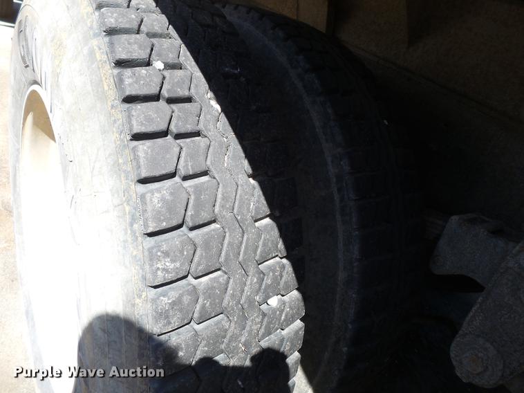 image for item DB7171 1987 Freightliner FLC dump truck