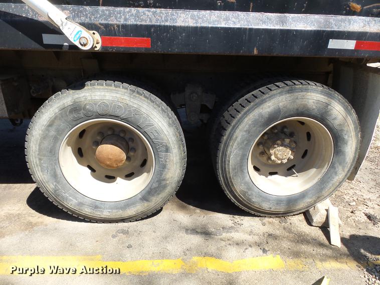 image for item DB7171 1987 Freightliner FLC dump truck