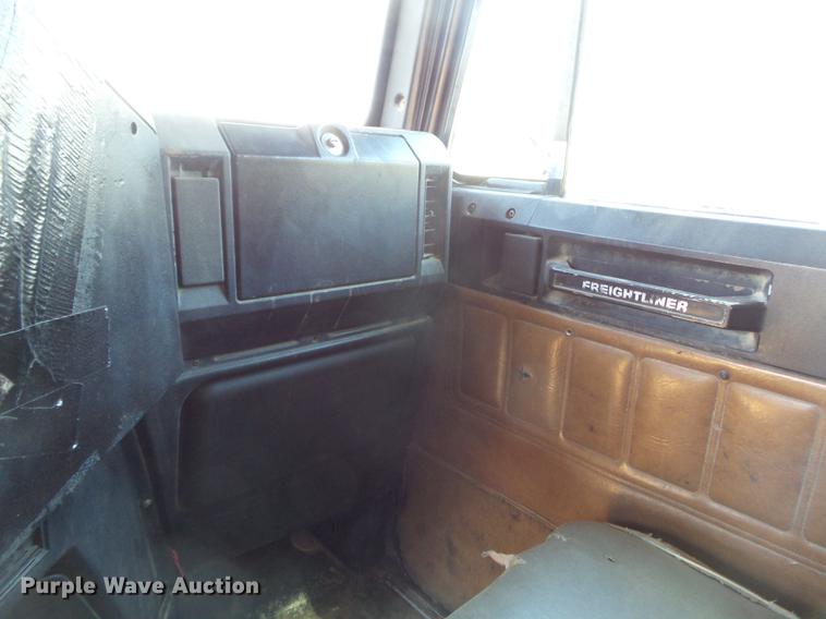 image for item DB7171 1987 Freightliner FLC dump truck