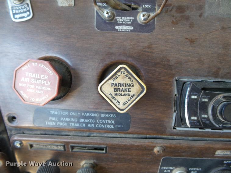 image for item DB7171 1987 Freightliner FLC dump truck