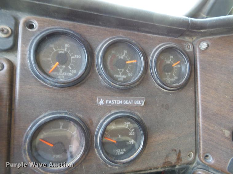 image for item DB7171 1987 Freightliner FLC dump truck