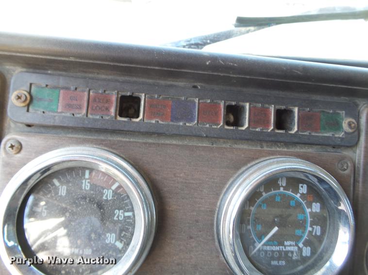 image for item DB7171 1987 Freightliner FLC dump truck