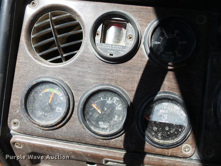 image for item DB7171 1987 Freightliner FLC dump truck