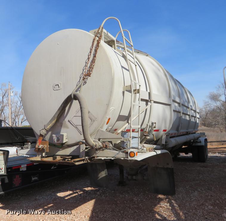 image for item DC0916 1968 Butler dry bulk pneumatic tank trailer