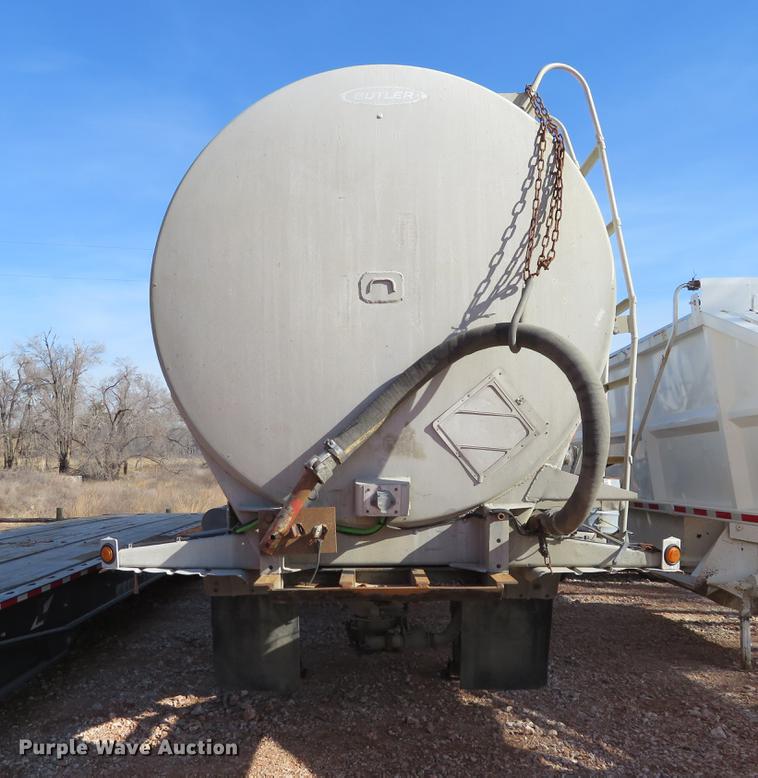 image for item DC0916 1968 Butler dry bulk pneumatic tank trailer