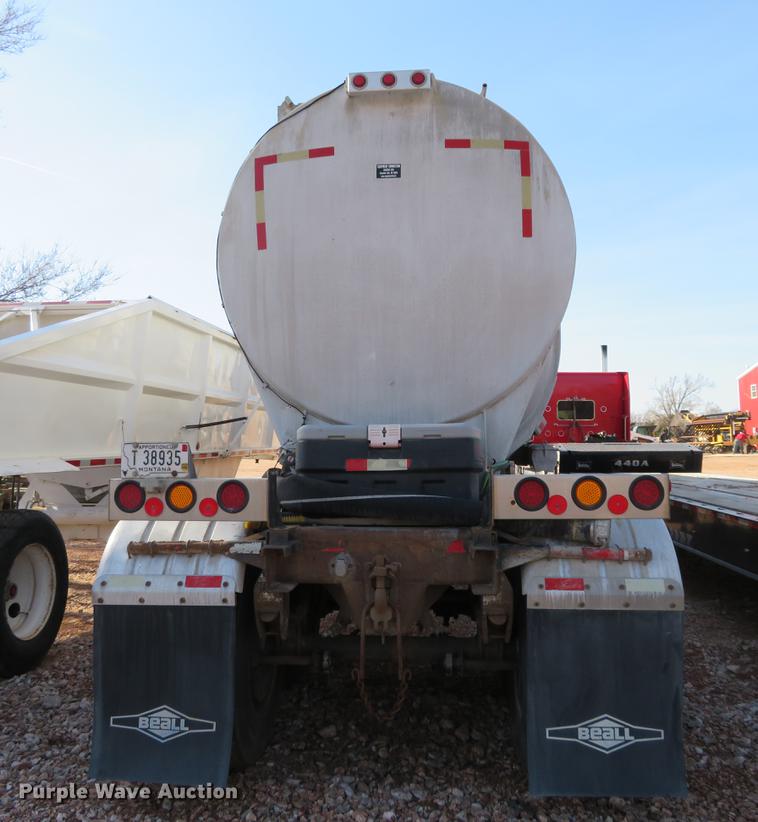 image for item DC0916 1968 Butler dry bulk pneumatic tank trailer
