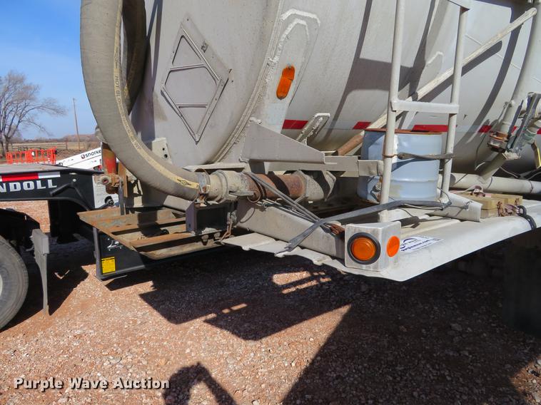 image for item DC0916 1968 Butler dry bulk pneumatic tank trailer