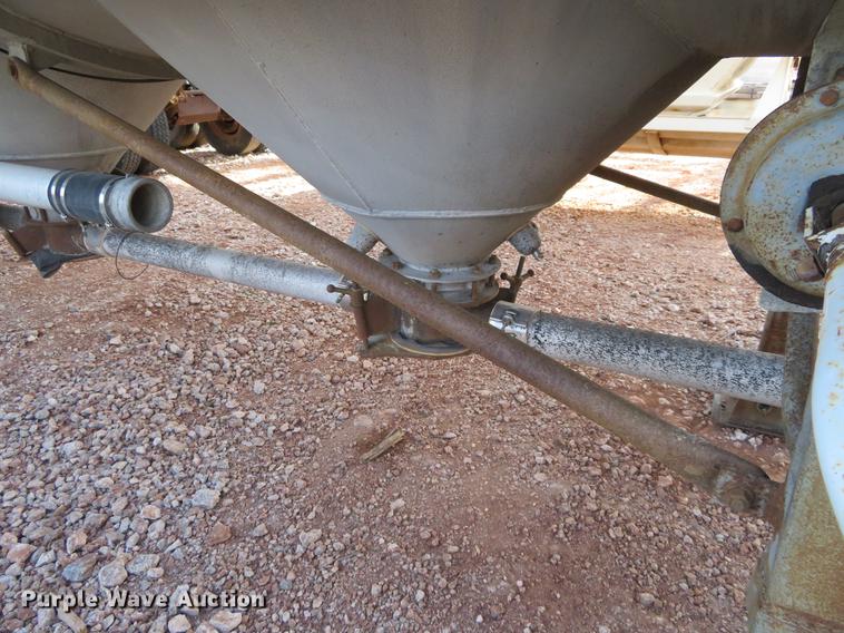 image for item DC0916 1968 Butler dry bulk pneumatic tank trailer