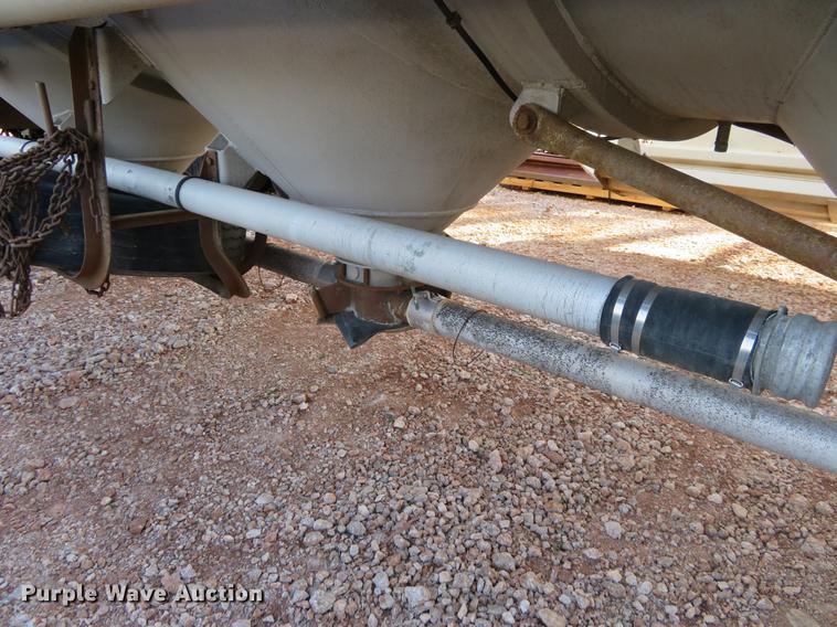 image for item DC0916 1968 Butler dry bulk pneumatic tank trailer