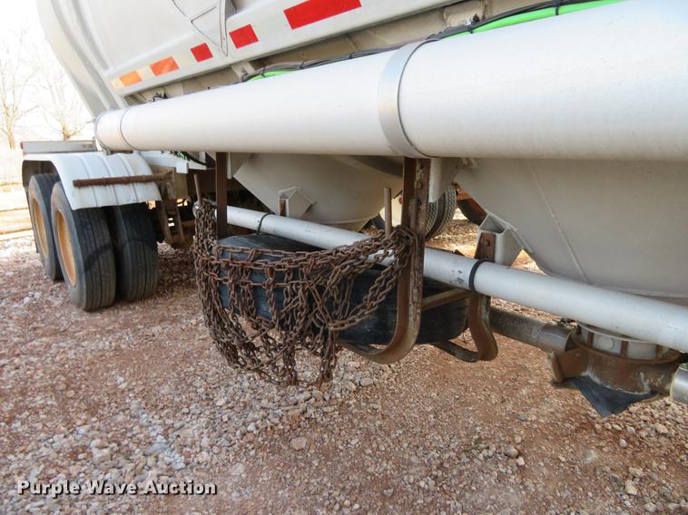 image for item DC0916 1968 Butler dry bulk pneumatic tank trailer