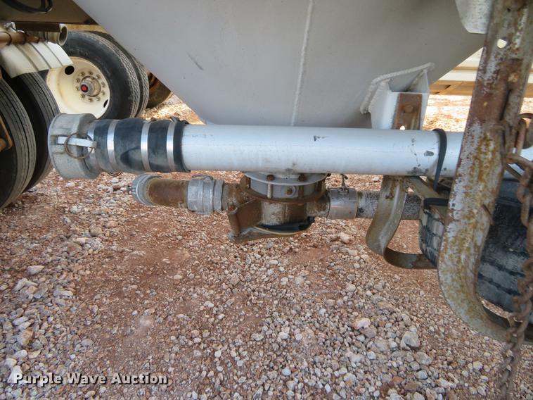 image for item DC0916 1968 Butler dry bulk pneumatic tank trailer