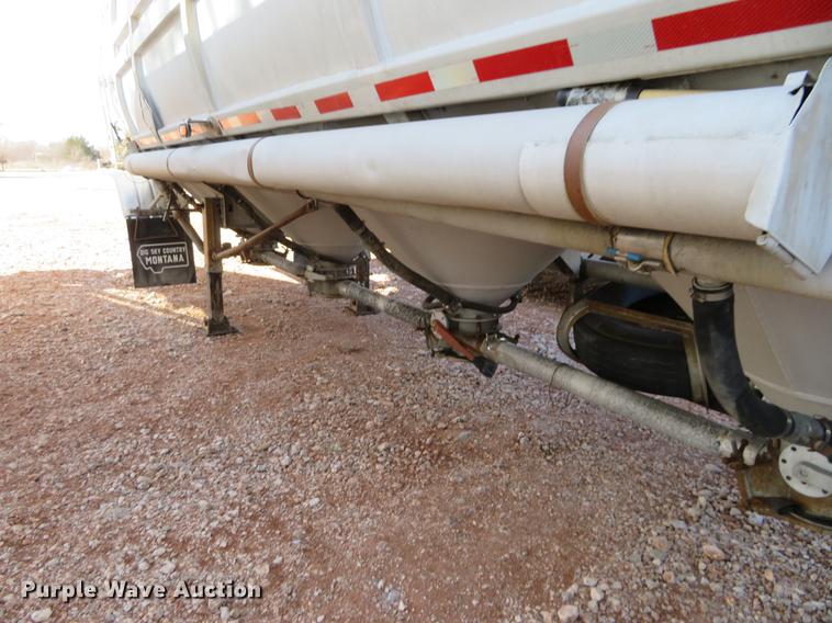 image for item DC0916 1968 Butler dry bulk pneumatic tank trailer