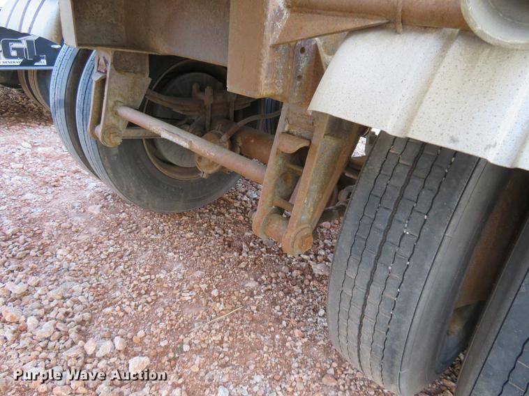 image for item DC0916 1968 Butler dry bulk pneumatic tank trailer