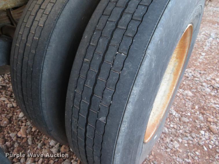 image for item DC0916 1968 Butler dry bulk pneumatic tank trailer