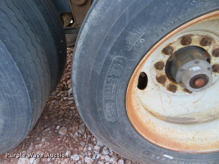 image for item DC0916 1968 Butler dry bulk pneumatic tank trailer