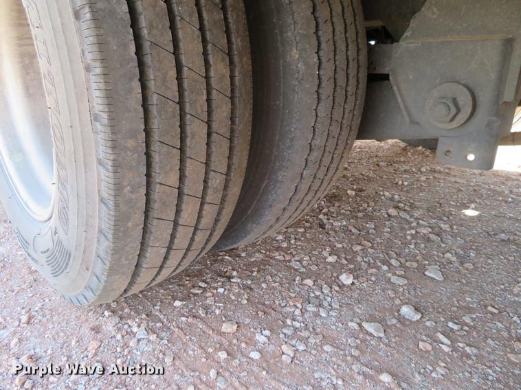 image for item DC0917 2016 Landoll 440A tilt deck trailer