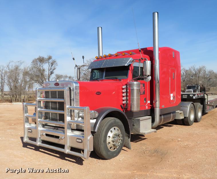 image for item DC0918 2006 Peterbilt 379 semi truck
