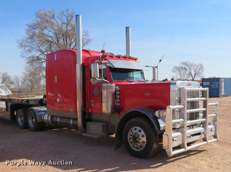 image for item DC0918 2006 Peterbilt 379 semi truck