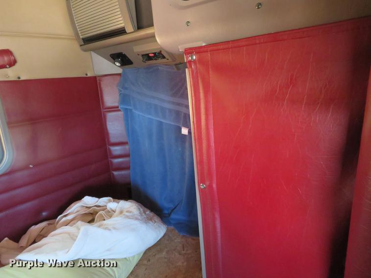 image for item DC0918 2006 Peterbilt 379 semi truck