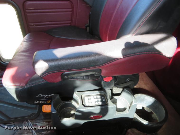 image for item DC0918 2006 Peterbilt 379 semi truck