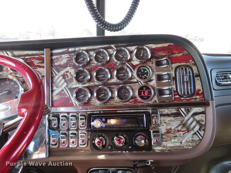 image for item DC0918 2006 Peterbilt 379 semi truck