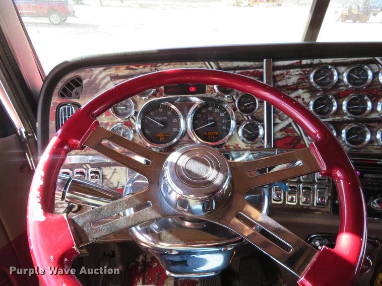 image for item DC0918 2006 Peterbilt 379 semi truck