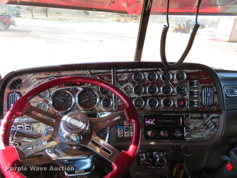 image for item DC0918 2006 Peterbilt 379 semi truck