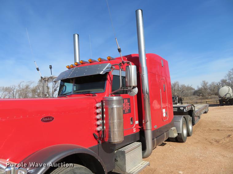 image for item DC0918 2006 Peterbilt 379 semi truck