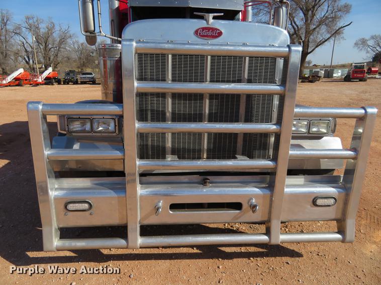 image for item DC0918 2006 Peterbilt 379 semi truck