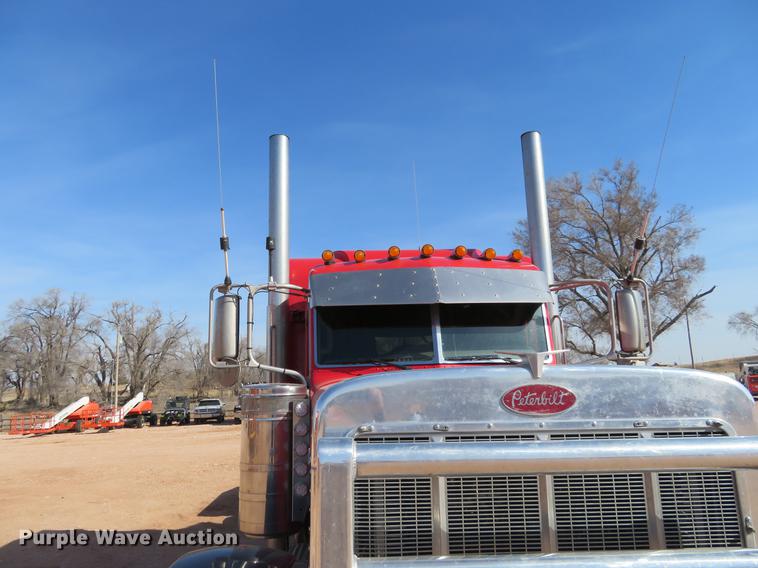 image for item DC0918 2006 Peterbilt 379 semi truck