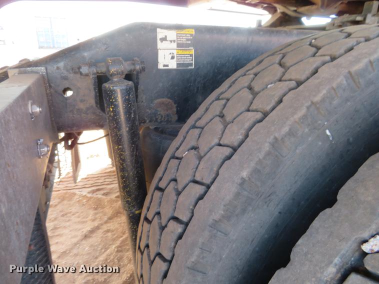 image for item DC0918 2006 Peterbilt 379 semi truck