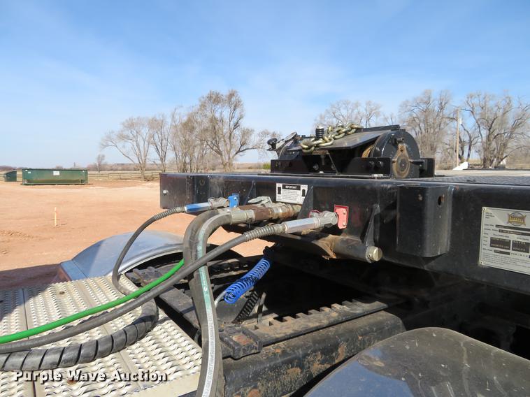 image for item DC0918 2006 Peterbilt 379 semi truck